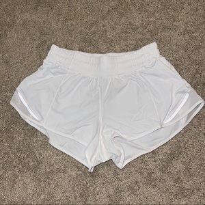 Lululemon Hotty Hot Low-Rise Short 2.5